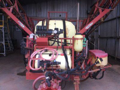 Photo 2. Hardi Commander 4000L boom sprayer