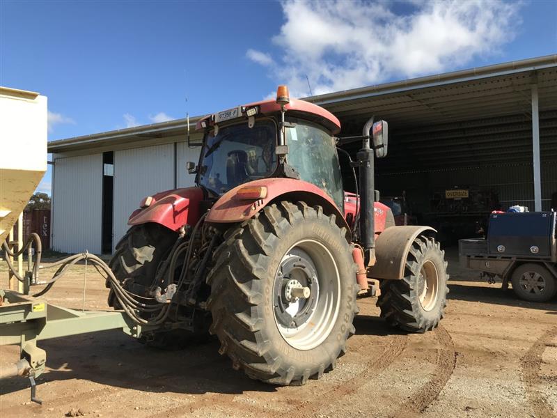 Photo 5. Case IH Puma 165 tractor