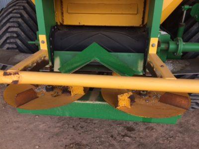 Photo 4. Landaco TS10000 spreader