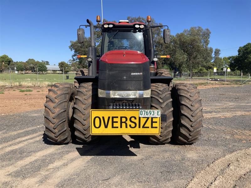 Photo 3. Case IH Magnum 340 tractor