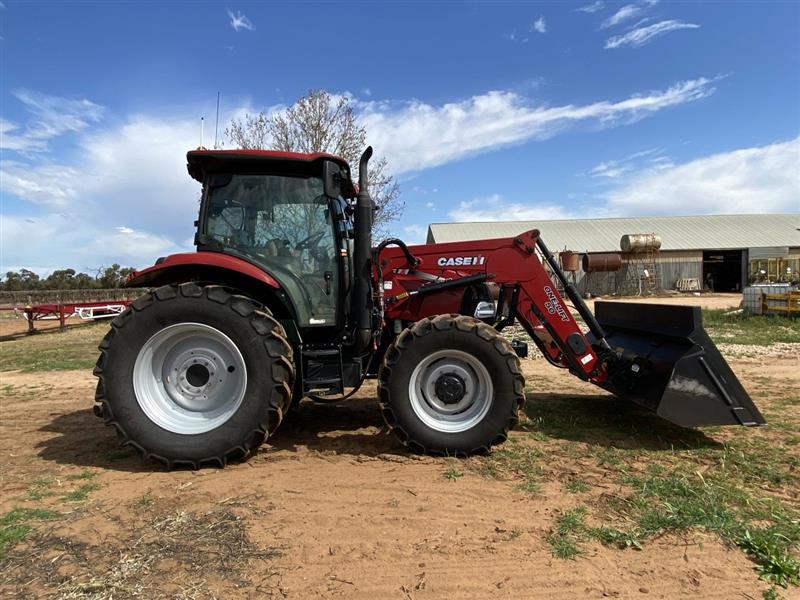 Photo 4. Case IH Maxxum 110 tractor