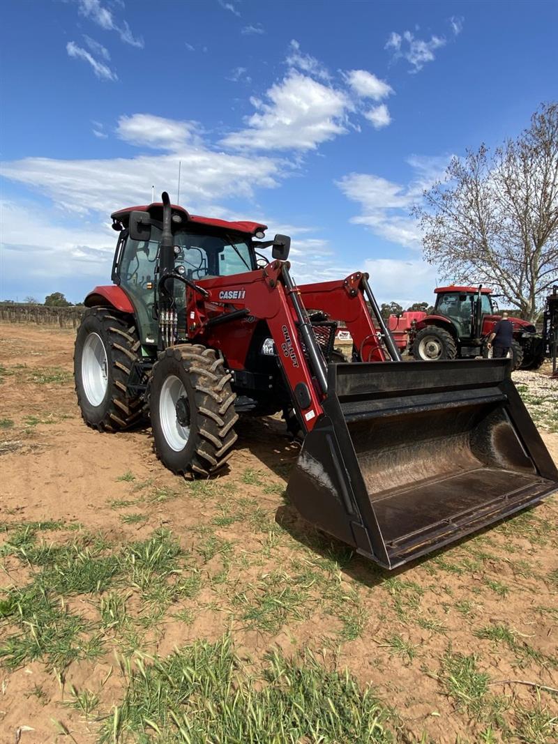 Photo 5. Case IH Maxxum 110 tractor