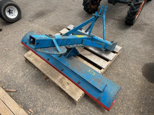 Photo 4. Kubota L245DT