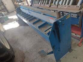 Photo 2. Manual Treadle Guillotine & Manual Panbrake COMBO