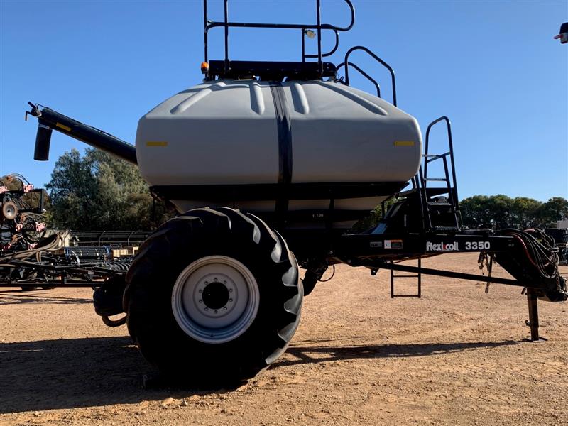 Photo 5. Flexi-Coil 3350 TBT Air Cart