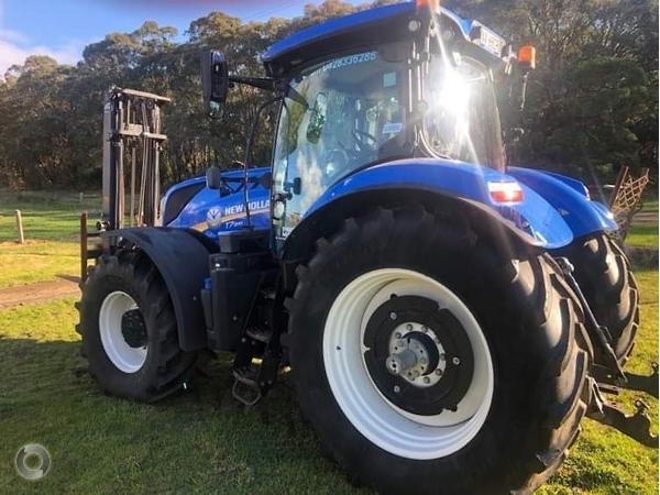Photo 3. New Holland T7245 tractor