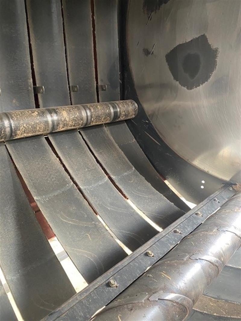 Photo 4. Case IH RB454 baler