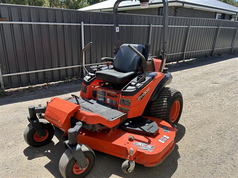 Photo 2. Kubota ZD331 Zero Turn Mower