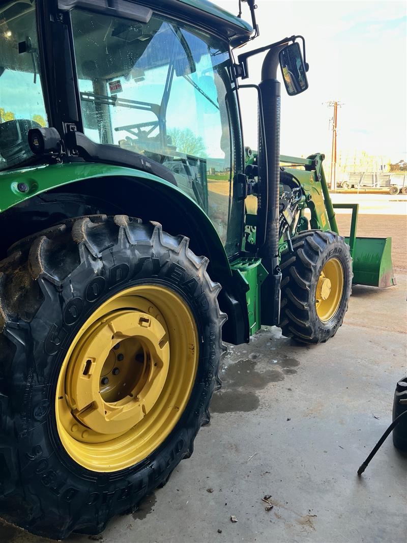 Photo 4. John Deere 6105R tractor