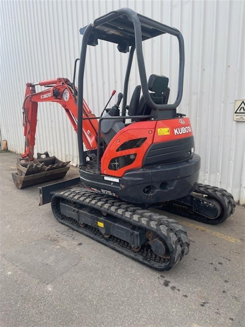 Photo 4. Kubota U25-3 HG mini excavator