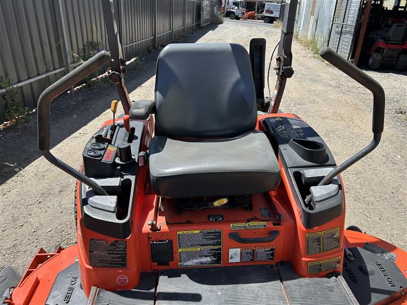 Photo 5. Kubota ZD331 Zero Turn Mower