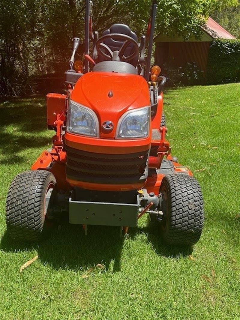 Photo 2. Kubota BX2370 Tractor