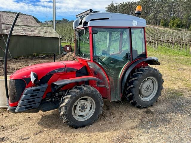 Photo 1. Antonio Carraro TGF9800