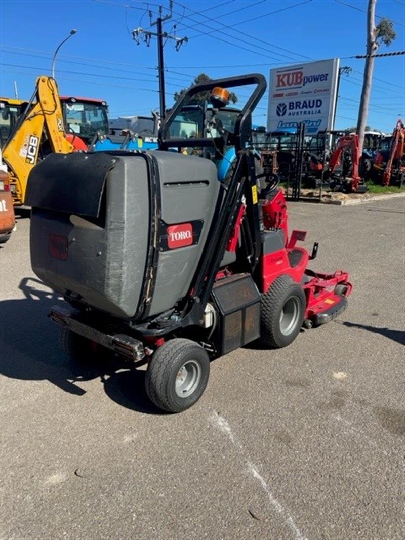 Photo 2. Toro Proline 800H Mower