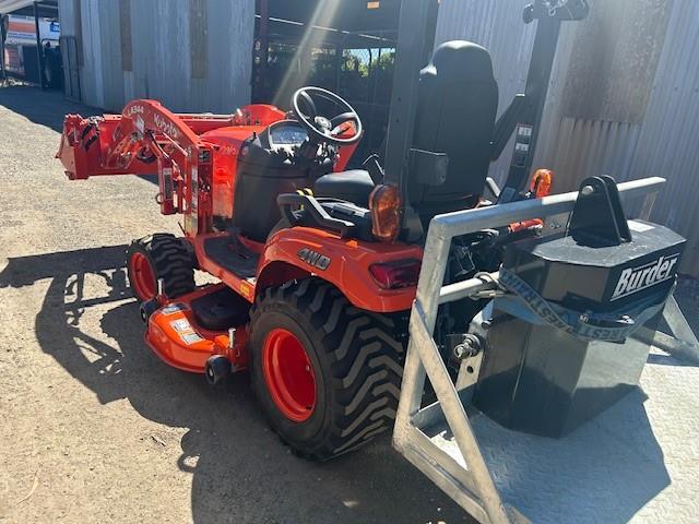 Photo 3. Kubota BX2680