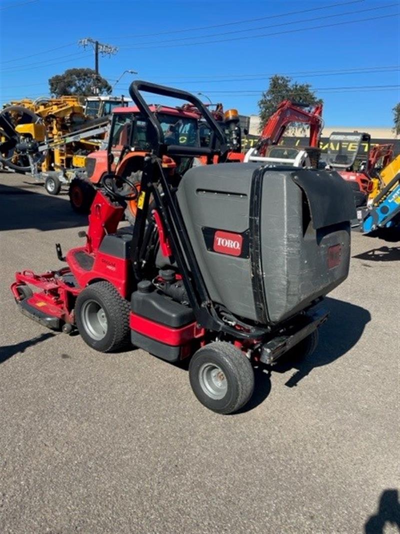 Photo 3. Toro Proline 800H Mower