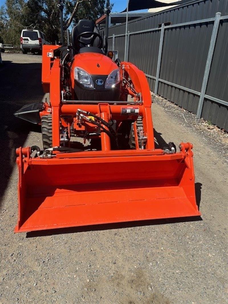 Photo 4. Kubota BX2680