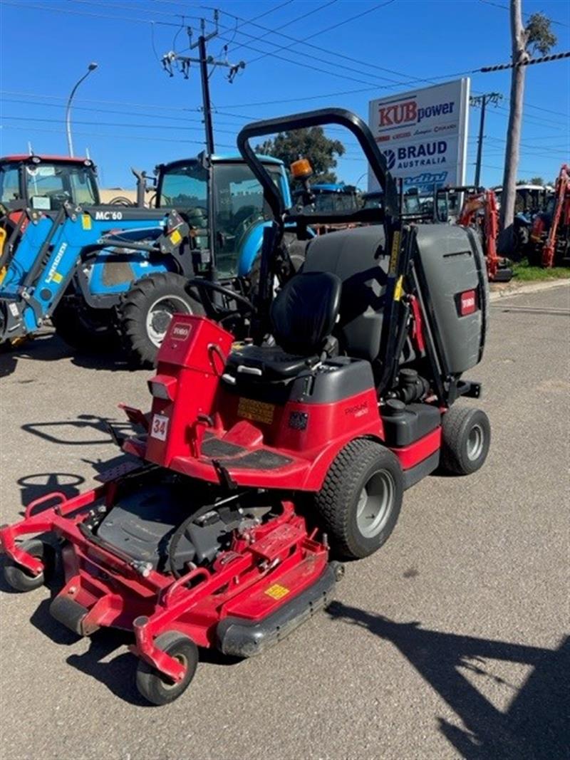 Photo 4. Toro Proline 800H Mower