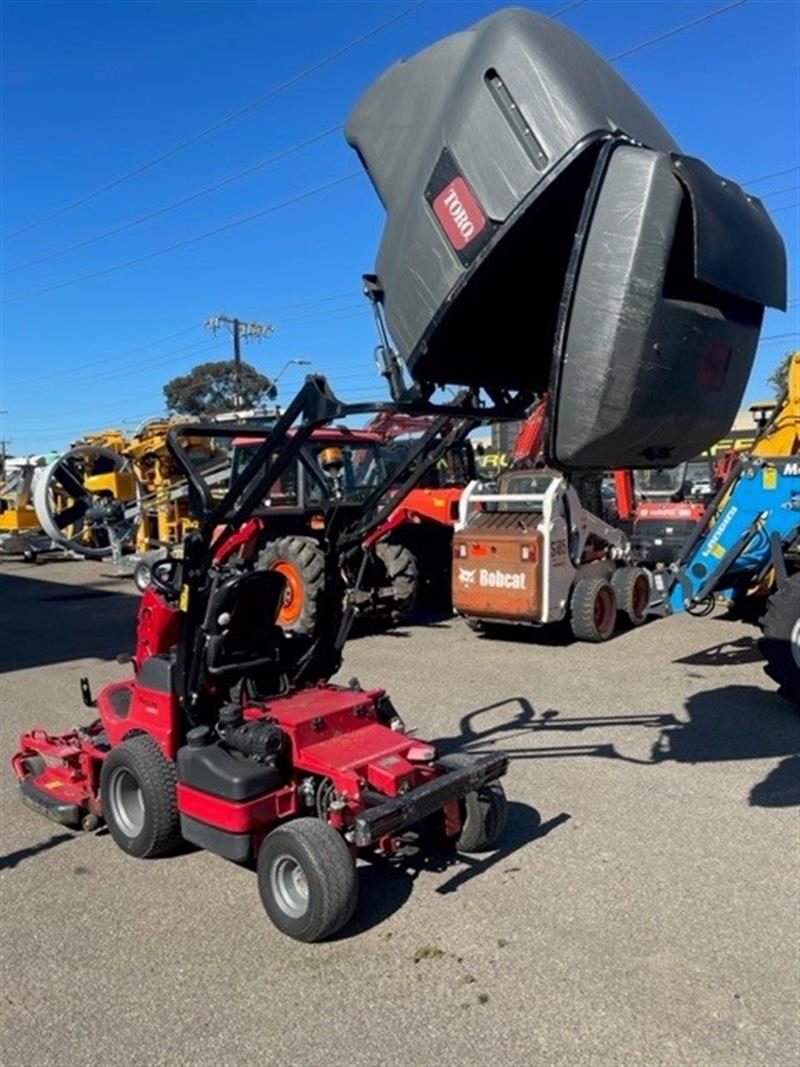 Photo 5. Toro Proline 800H Mower