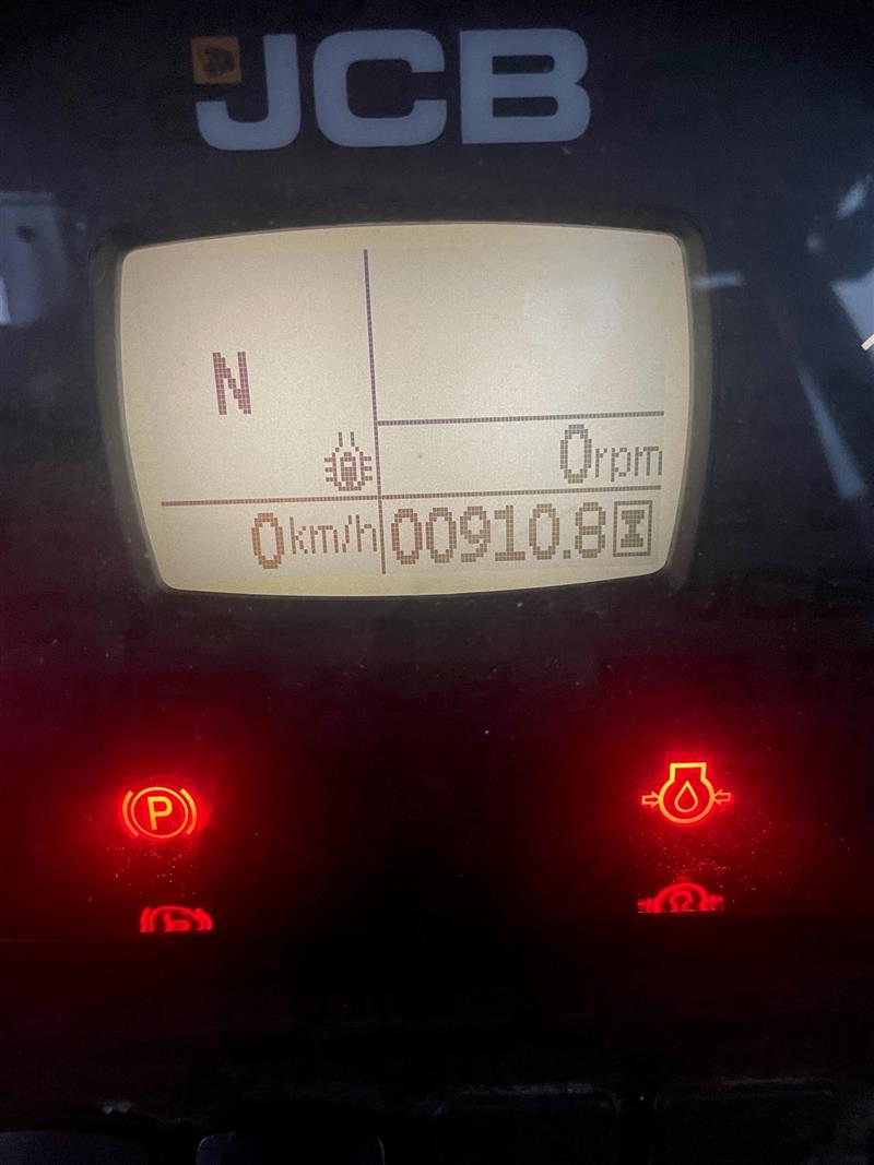 Photo 4. Loader Backhoe JCB 3 CX