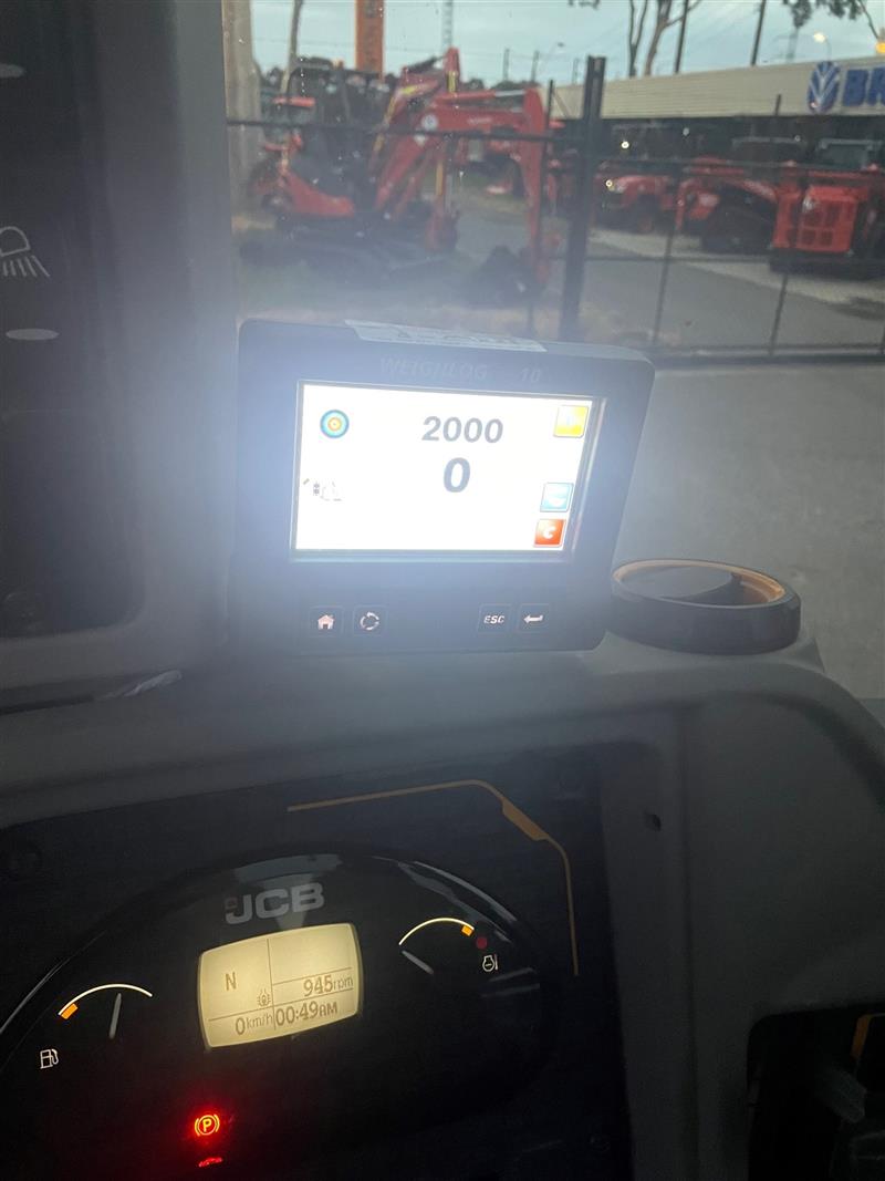 Photo 5. Loader Backhoe JCB 3 CX