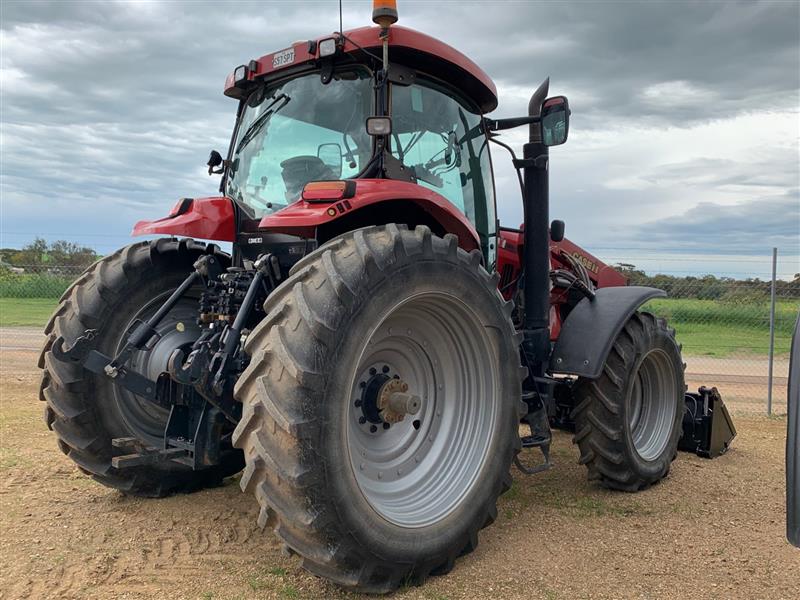 Photo 5. Case IH Puma 165 Tractor & FEL
