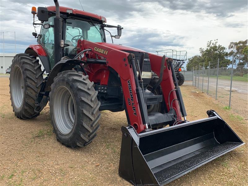 Case IH Puma 165 Tractor & FEL