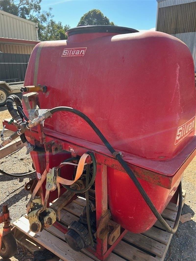 Photo 2. Silvan 500lt air blast sprayer