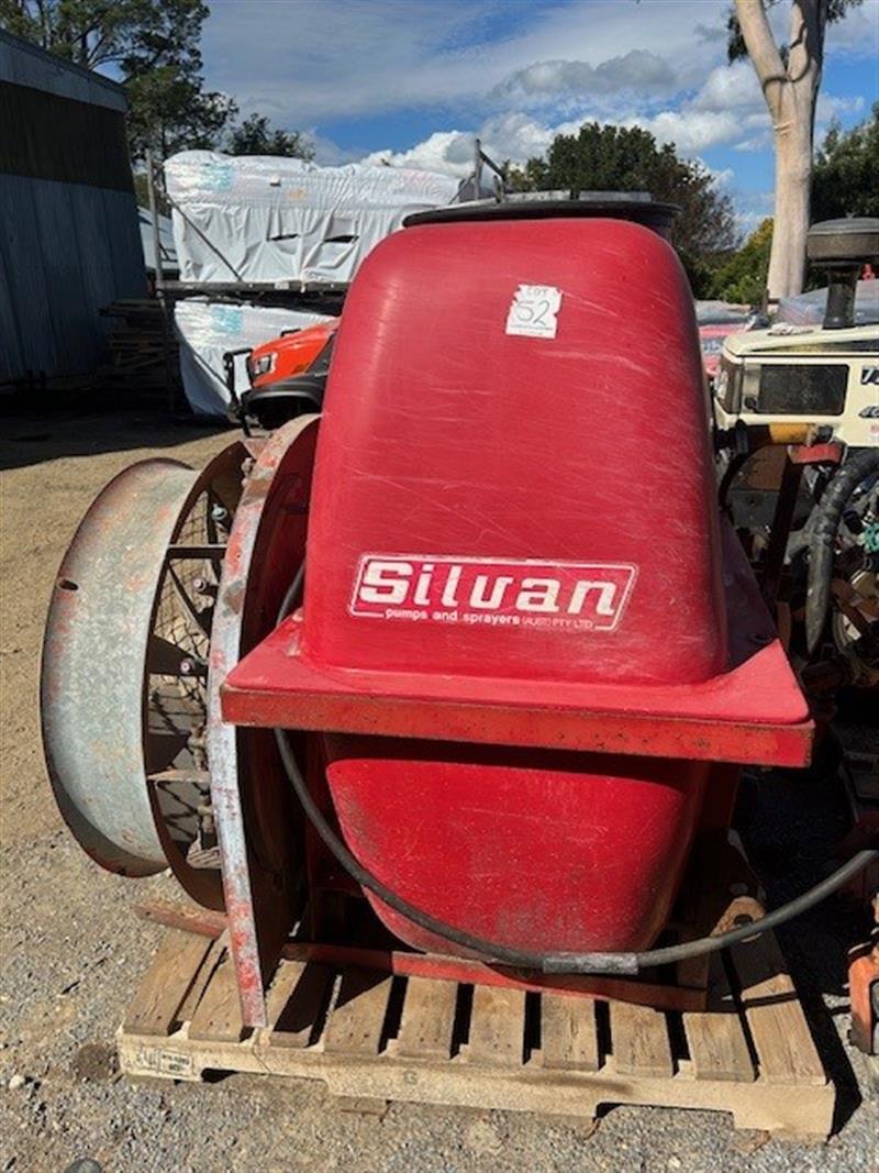 Photo 4. Silvan 500lt air blast sprayer