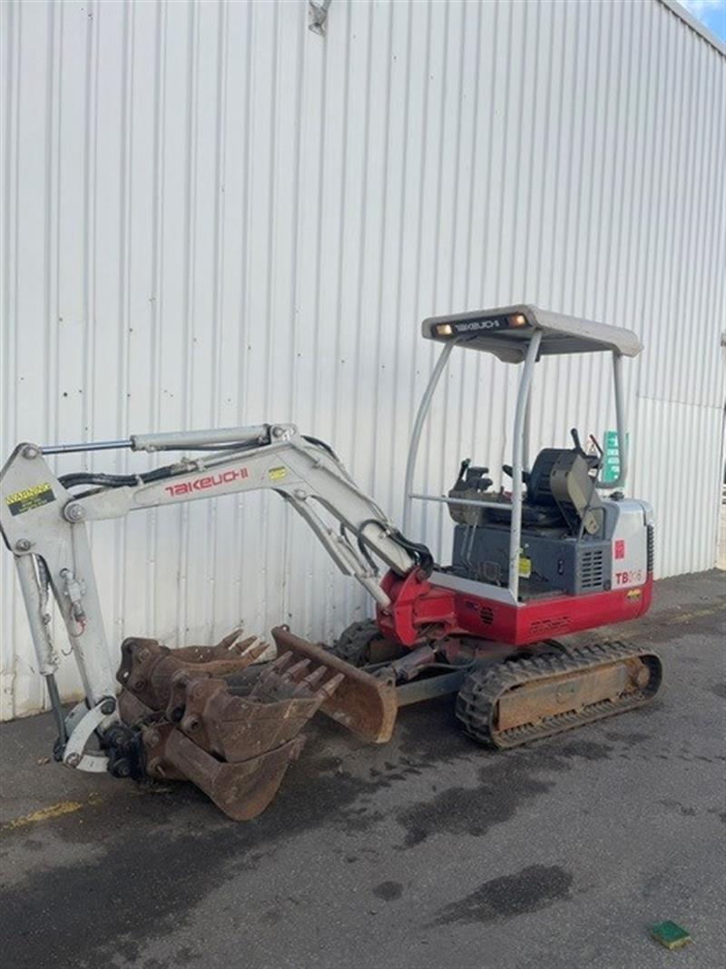 TAKEUCHI TB016 MINI EXCAVATOR
