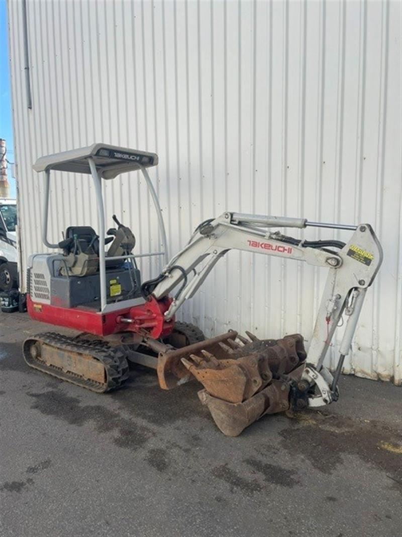 Photo 3. TAKEUCHI TB016 MINI EXCAVATOR