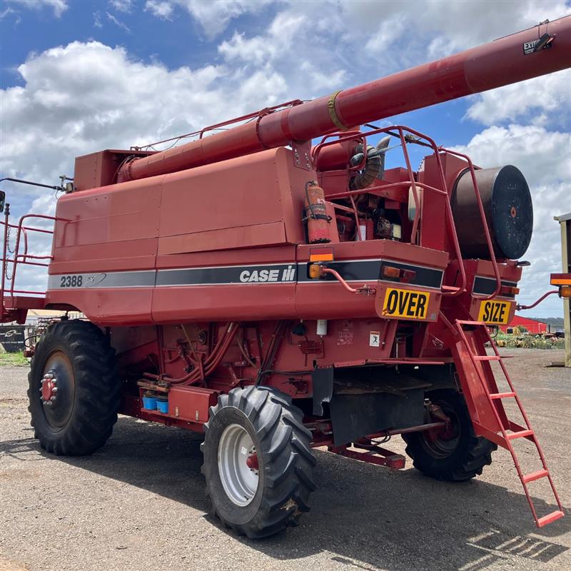 Photo 3. International/Case IH 2388 combine harvester