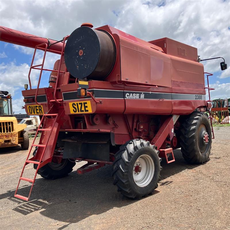 Photo 4. International/Case IH 2388 combine harvester
