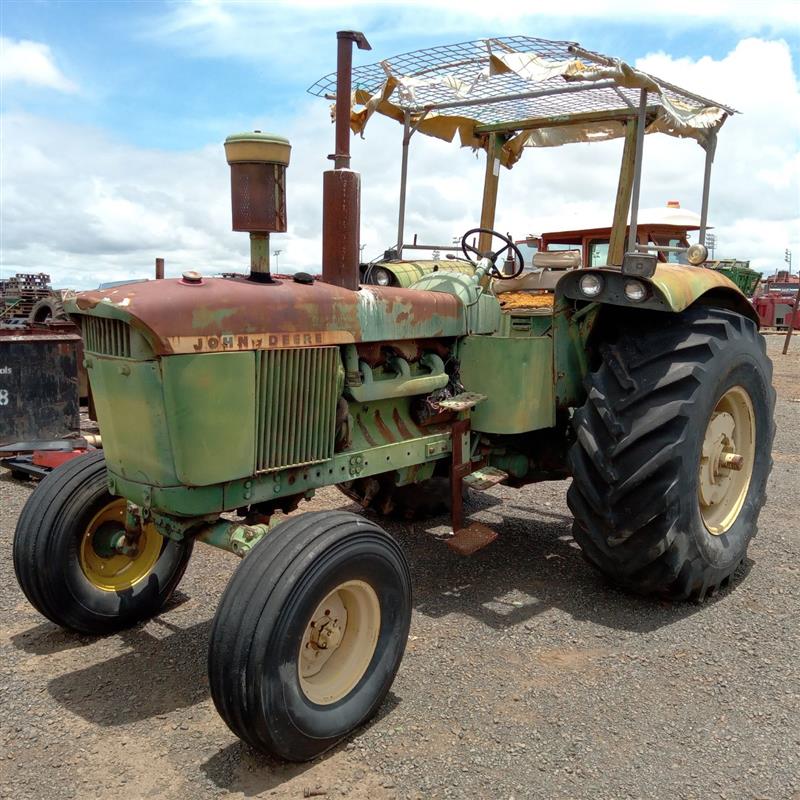 Photo 1. John Deere 4020