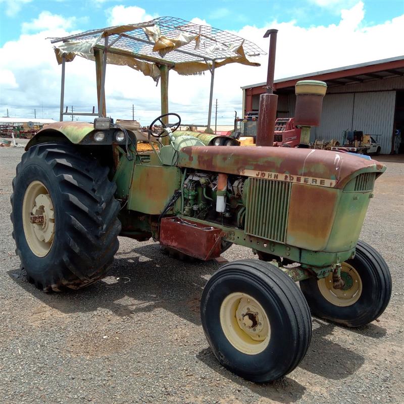 Photo 3. John Deere 4020