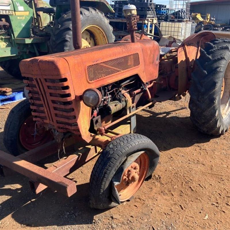 International/Case IH B275 2wd tractor