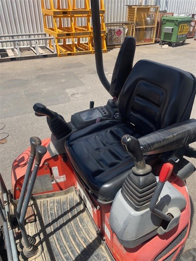 Photo 2. KUBOTA U17-3 HG Mini Excavator