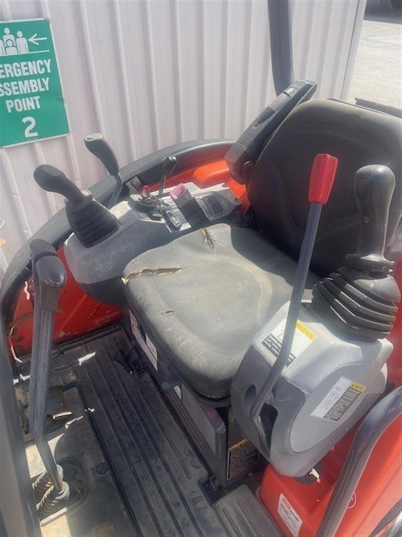 Photo 3. Kubota U25-3 HG Mini Excavator